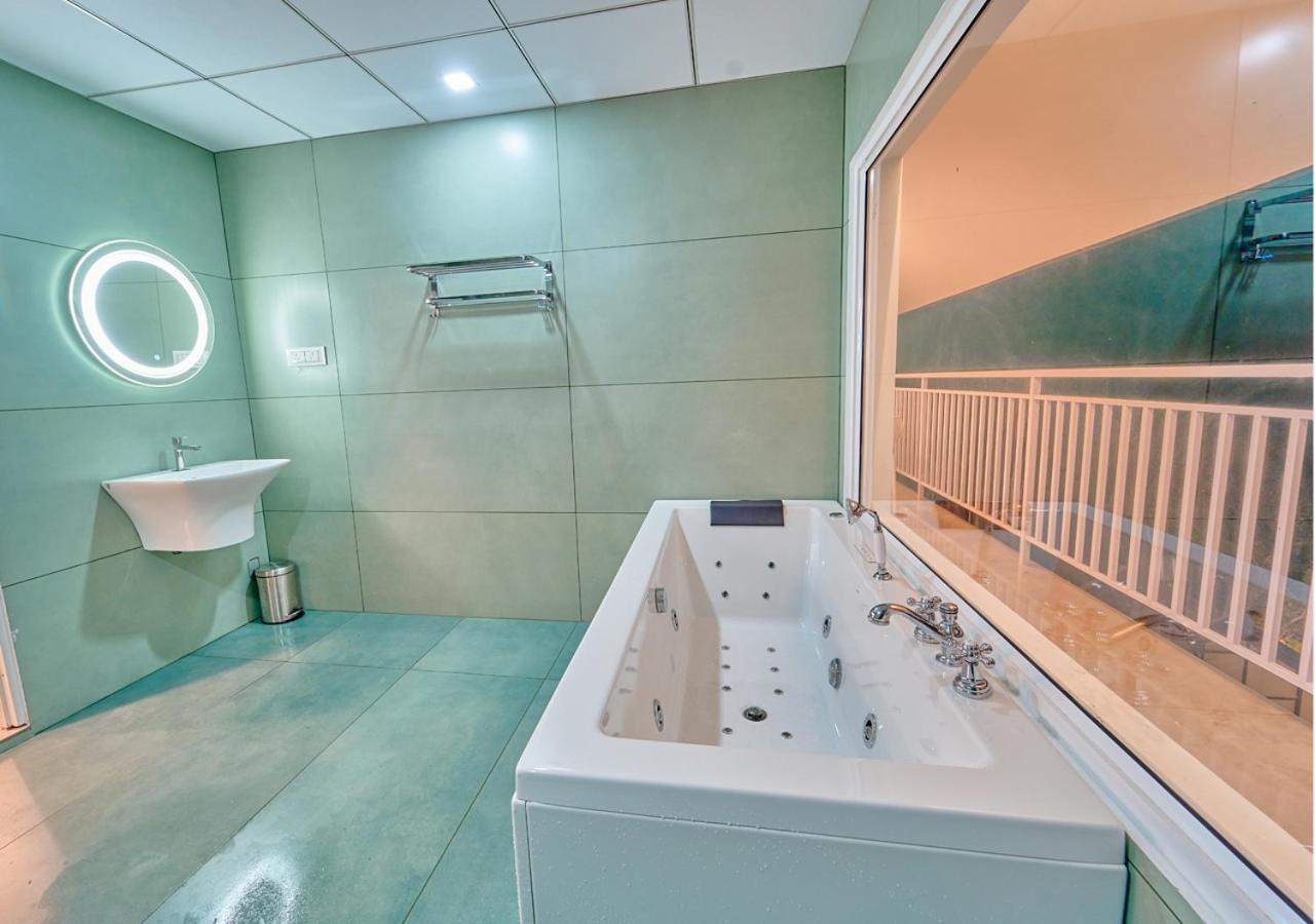 Ice Mist Pool Resort Munnar By Voye Homes Ngoại thất bức ảnh