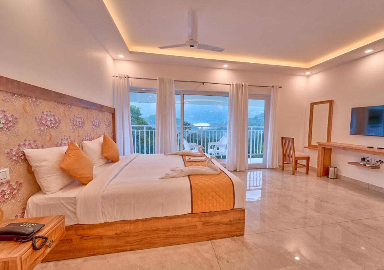 Ice Mist Pool Resort Munnar By Voye Homes Ngoại thất bức ảnh
